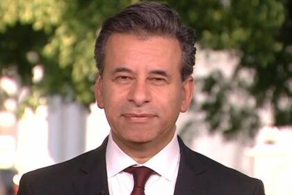 FDA Chief Considers Approval of COVID Vaccines for Next Winter