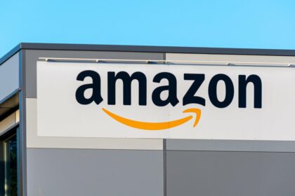 White House Labels Amazon's Tariff Price Display as Hostile Political Move