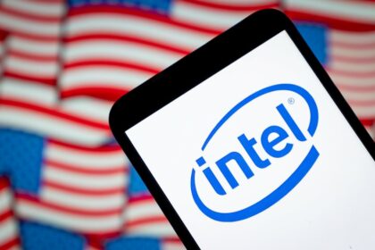 Conservatives and Economists Caution Trump Admin on Buying US Company Stakes Beyond Intel