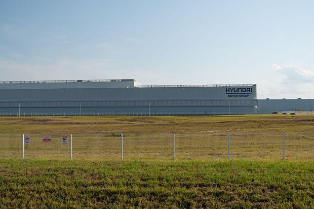 US Detains 475 In Migrant Raid At Georgia EV Battery-Plant Site