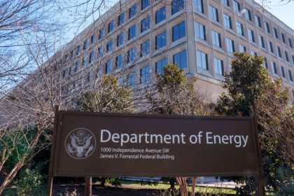 Trump Signs "Genesis" Executive Order to Boost AI-Driven Scientific Discovery