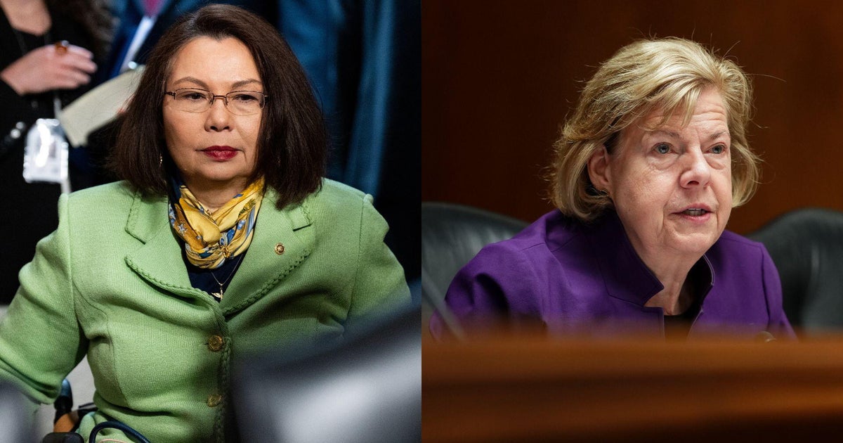 Sens. Duckworth, Baldwin Urge FAA to Assess Impact of Fewer Flight Attendants