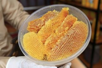 GettyImages-1569481904.Honey-Perfume-Is-the-Sweet-Home-Fragrance-Trend-Taking-Over-2026jpg.jpg